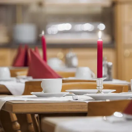 Hotel A8 Lukas Bei Blue Augsburgo