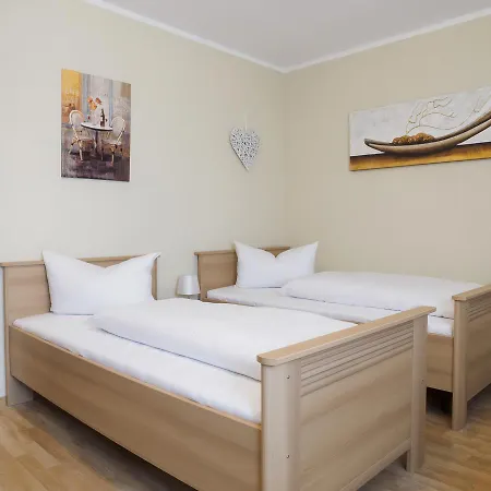 A8 Lukas Bei Blue Hotel