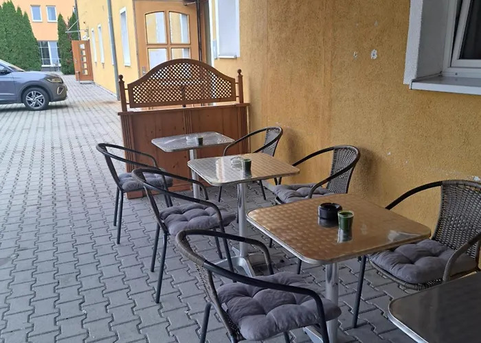 Hotel A8 Lukas Bei Blue Augsburgo